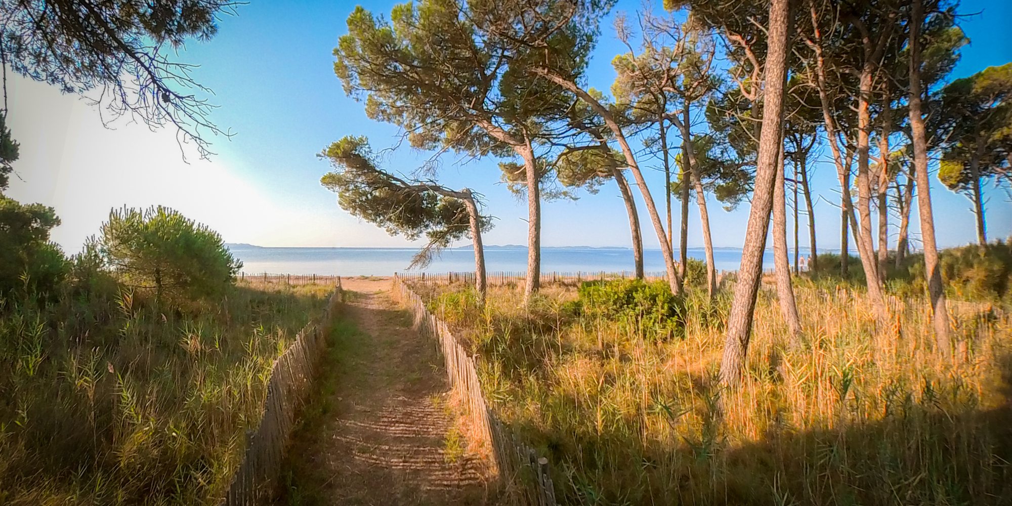 Vue 360° du littoral de Miramar, Var